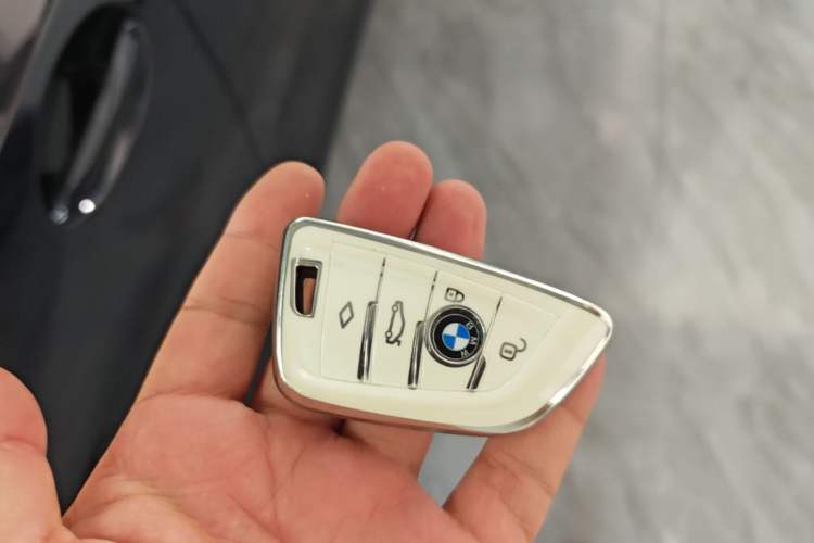 Used BMW i3 2024 eDrive 40 L Midnight Sports Package Vehicle Key