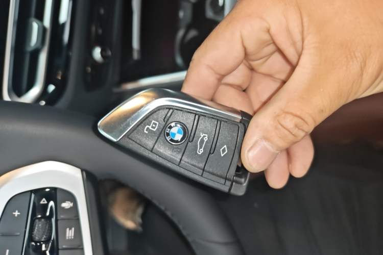Used BMW i3 2024 eDrive 40 L Midnight Edition Vehicle Key