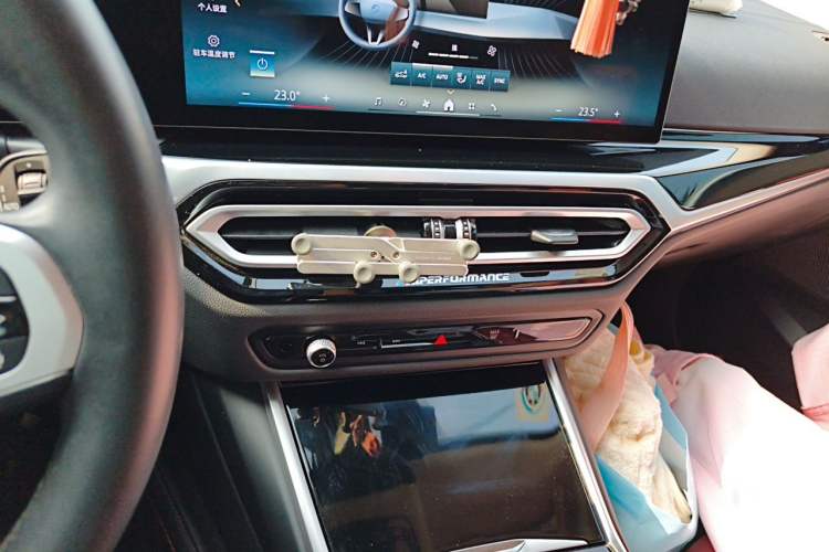 Used BMW i3 2024 eDrive 35 L Audio And AC Panel