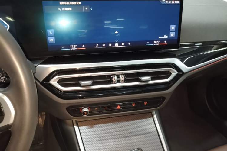 Used BMW i3 2024 eDrive 40 L Midnight Edition Audio And AC Panel