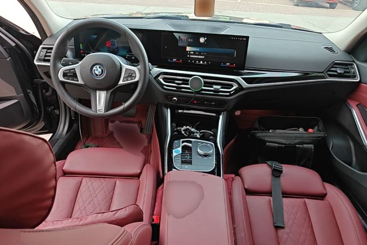 Used BMW i3 2024 eDrive 35 L Center Console