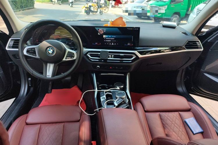 Used BMW i3 2024 eDrive 35 L Center Console