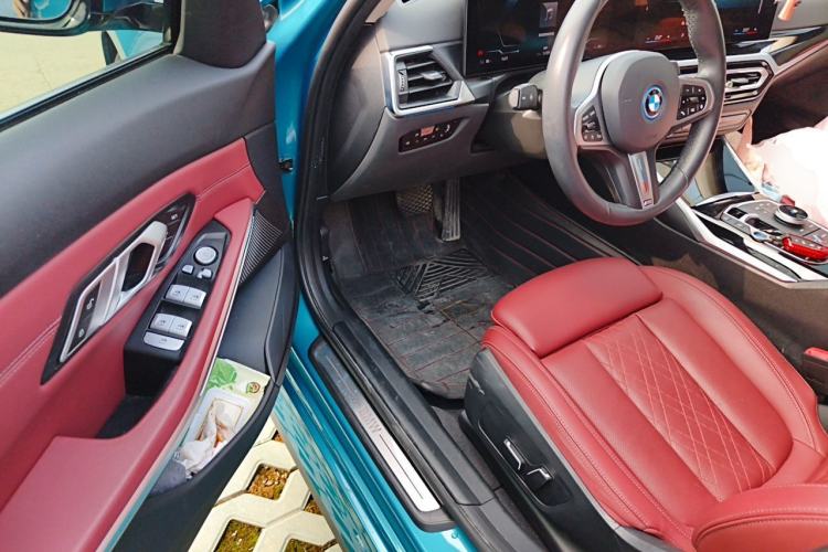 Used BMW i3 2024 eDrive 35 L Driver Seat