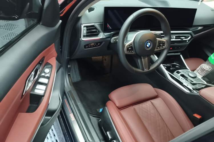 Used BMW i3 2024 eDrive 35 L Driver Seat