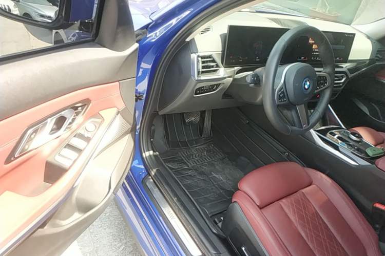 Used BMW i3 2024 eDrive 35 L Driver Seat