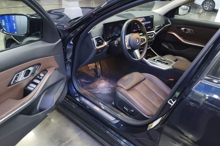 Used BMW i3 2024 eDrive 40 L Midnight Edition Driver Seat
