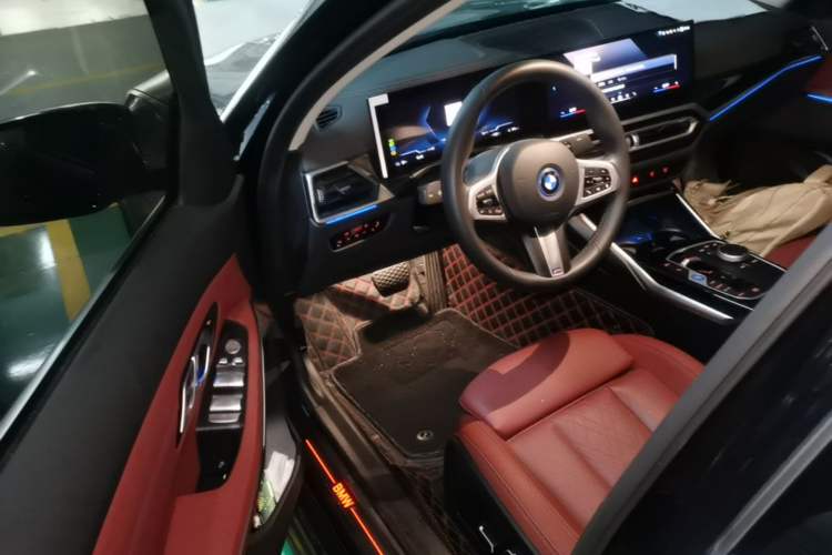 Used BMW i3 2024 eDrive 35 L Driver Seat