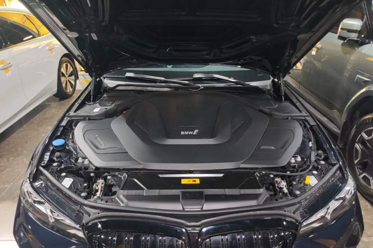 Used BMW i3 2024 eDrive 35 L Engine Bay