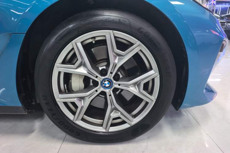 Used BMW i3 2024 eDrive 35 L Exterior 6