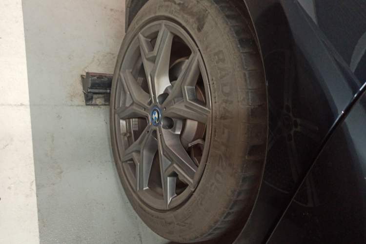 Used BMW i3 2024 eDrive 35 L Exterior 8