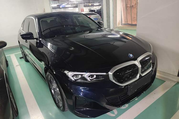 Used BMW i3 2024 eDrive 35 L Front Right 45 Deg