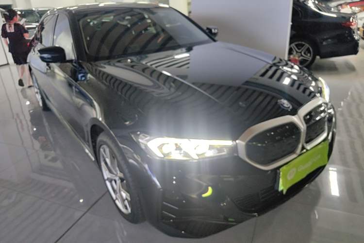 Used BMW i3 2024 eDrive 35 L Front Right 45 Deg