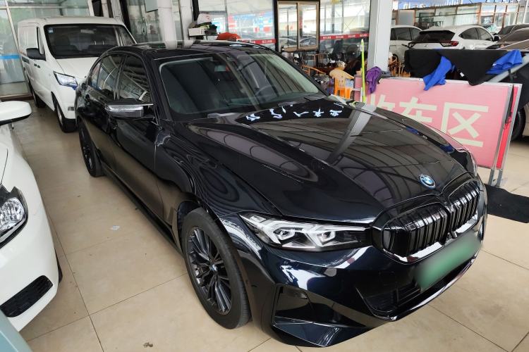 Used BMW i3 2024 eDrive 35 L Front Right 45 Deg