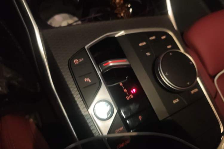 Used BMW i3 2024 eDrive 40 L Midnight Edition Gear Lever