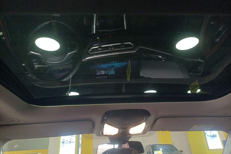 Used BMW i3 2024 eDrive 40 L Midnight Sports Package Headliner