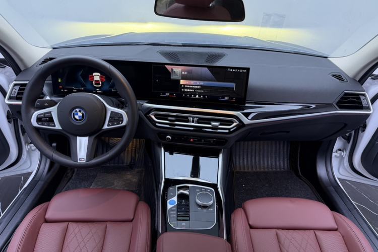 Used BMW i3 2024 eDrive 35 L Interior 2