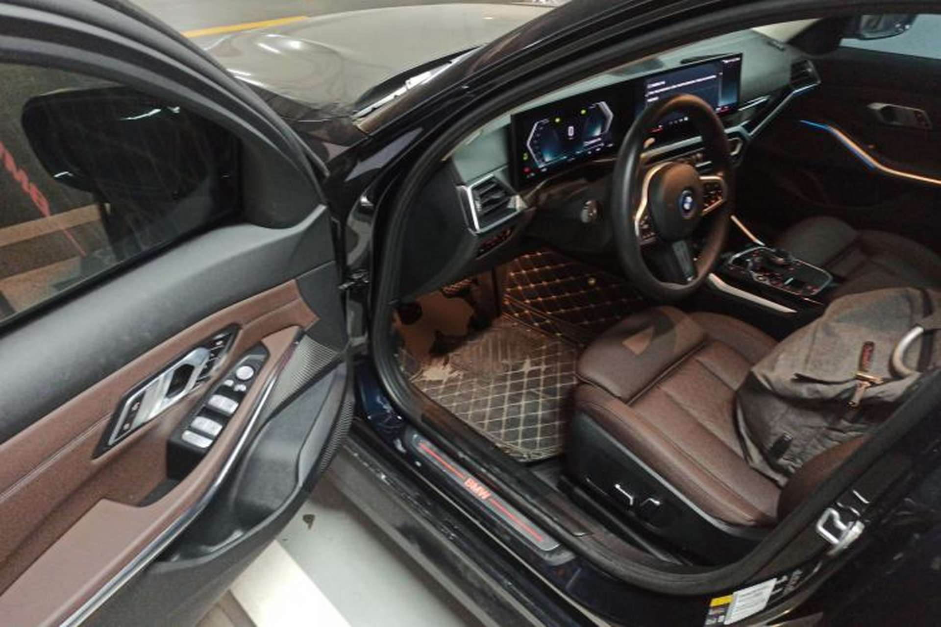 Used BMW i3 2024 eDrive 35 L Interior 3