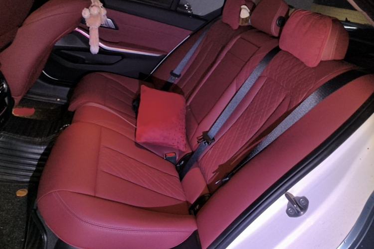 Used BMW i3 2024 eDrive 35 L Interior 4
