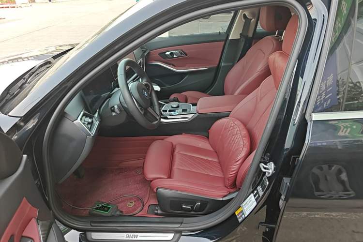 Used BMW i3 2024 eDrive 35 L Left Front Seat