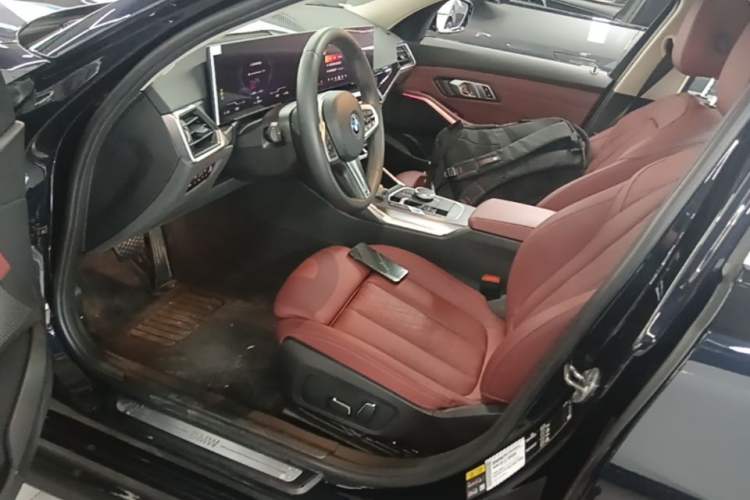 Used BMW i3 2024 eDrive 40 L Midnight Edition Left Front Seat