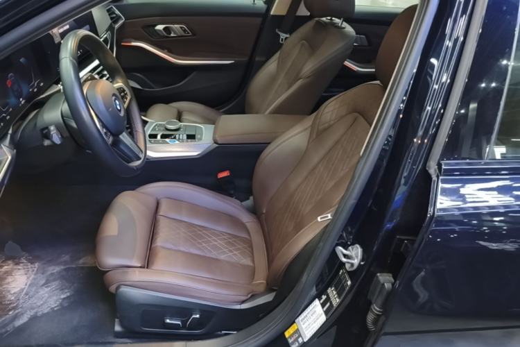Used BMW i3 2024 eDrive 40 L Midnight Edition Left Front Seat