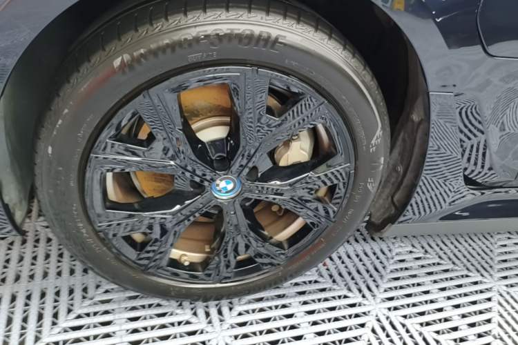 Used BMW i3 2024 eDrive 35 L Left Front Wheel Hub
