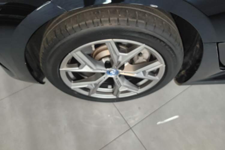 Used BMW i3 2024 eDrive 35 L Left Front Wheel Hub