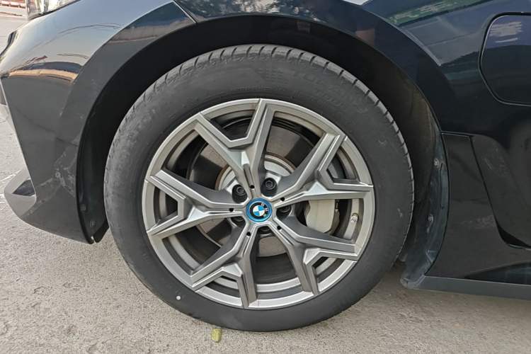 Used BMW i3 2024 eDrive 35 L Left Front Wheel Hub