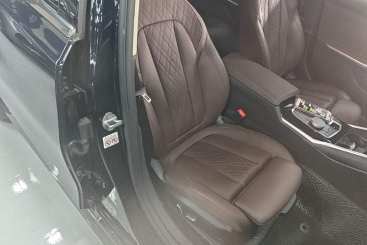 Used BMW i3 2024 eDrive 35 L Right Front Seat