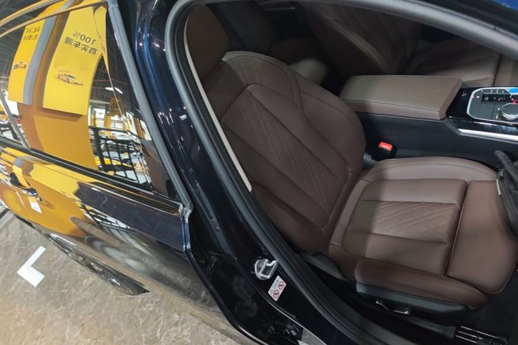 Used BMW i3 2024 eDrive 35 L Right Front Seat