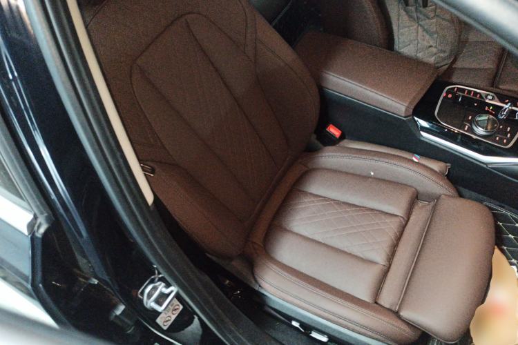 Used BMW i3 2024 eDrive 35 L Right Front Seat