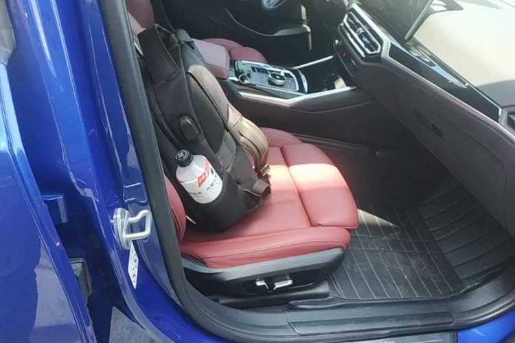 Used BMW i3 2024 eDrive 35 L Right Front Seat