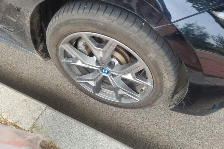 Used BMW i3 2024 eDrive 35 L Right Front Wheel Hub