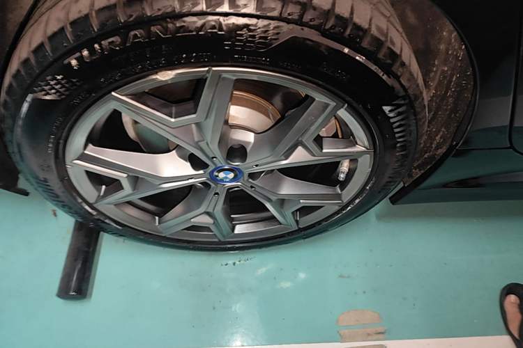 Used BMW i3 2024 eDrive 35 L Right Rear Wheel Hub