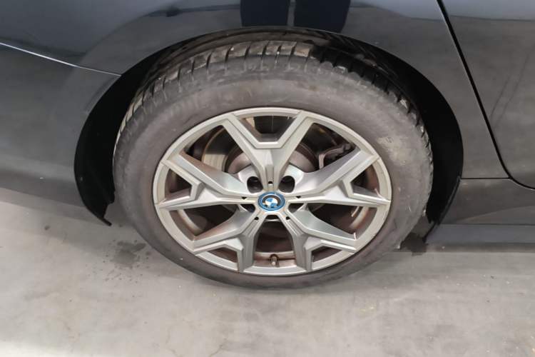 Used BMW i3 2024 eDrive 35 L Right Rear Wheel Hub