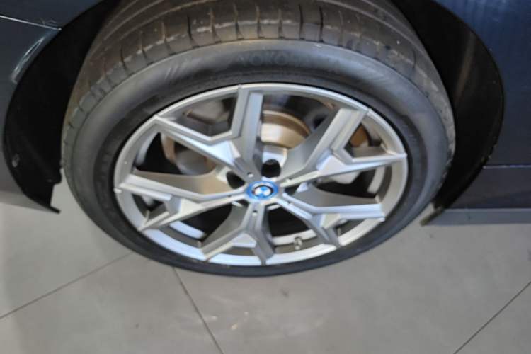 Used BMW i3 2024 eDrive 35 L Right Rear Wheel Hub