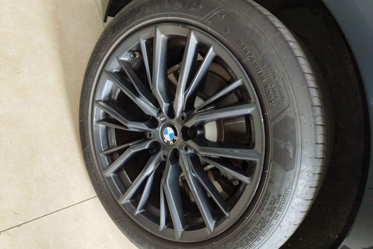 Used BMW i3 2024 eDrive 35 L Right Rear Wheel Hub