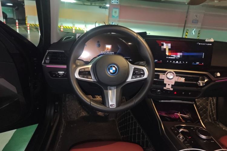 Used BMW i3 2024 eDrive 40 L Midnight Edition Steering Wheel