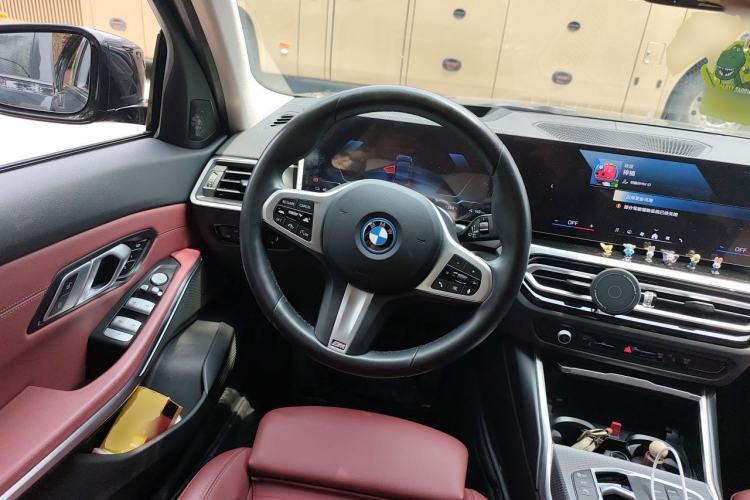 Used BMW i3 2024 eDrive 40 L Midnight Sports Package Steering Wheel