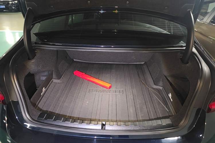 Used BMW i3 2024 eDrive 35 L Trunk