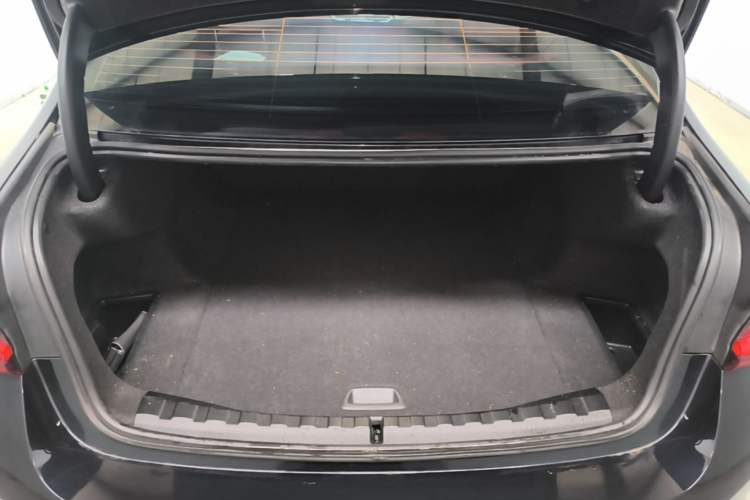Used BMW i3 2024 eDrive 35 L Trunk