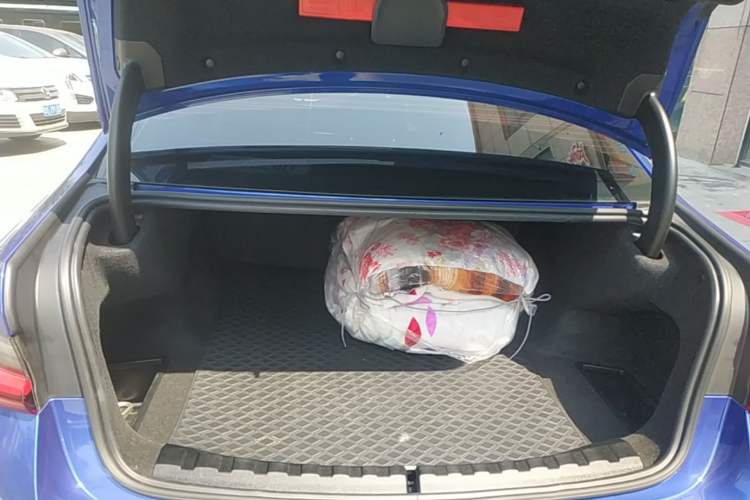 Used BMW i3 2024 eDrive 35 L Trunk