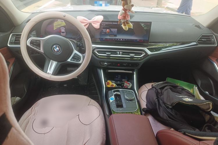 Used BMW i3 2024 eDrive 35 L Center Console