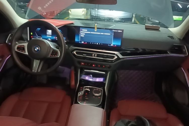 Used BMW i3 2024 eDrive 35 L Center Console