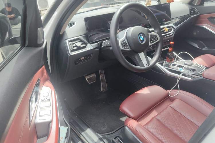 Used BMW i3 2024 eDrive 35 L Driver Seat