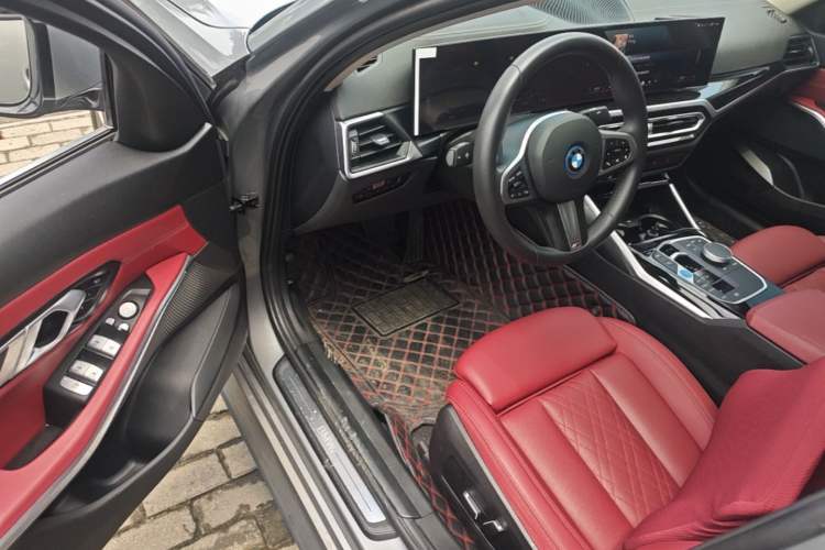 Used BMW i3 2024 eDrive 35 L Driver Seat