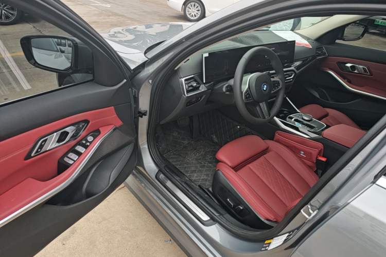 Used BMW i3 2024 eDrive 35 L Driver Seat