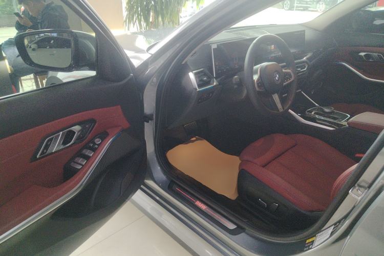 Used BMW i3 2024 eDrive 35 L Driver Seat