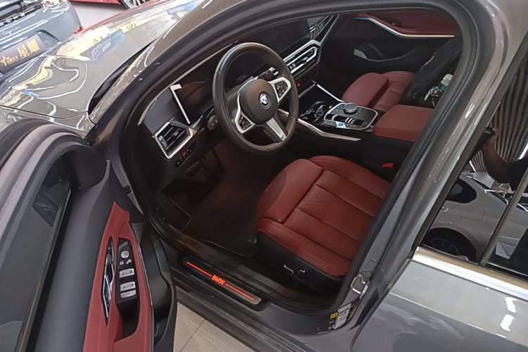 Used BMW i3 2024 eDrive 35 L Driver Seat