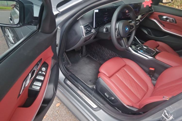 Used BMW i3 2024 eDrive 35 L Driver Seat